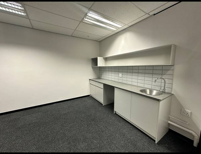 336M² OFFICE TO LET IN PARKTOWN